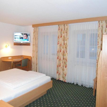 Hotel Hutzenthaler Bruckberg ห้อง รูปภาพ